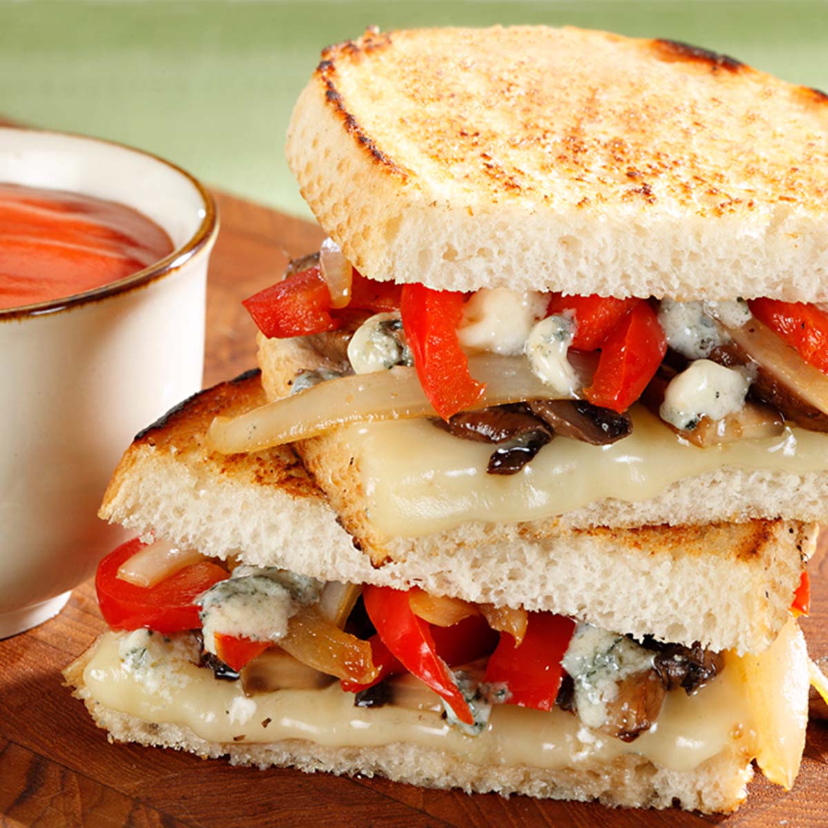 grilled cheese with mushrooms and red peppers