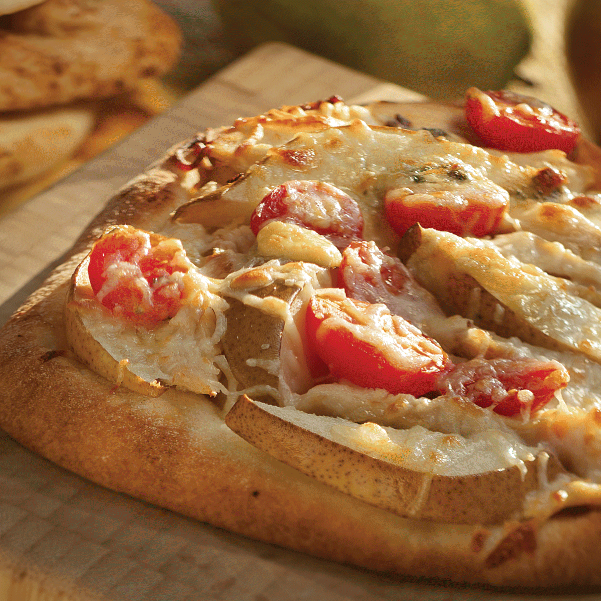 pear and chicken flatbread