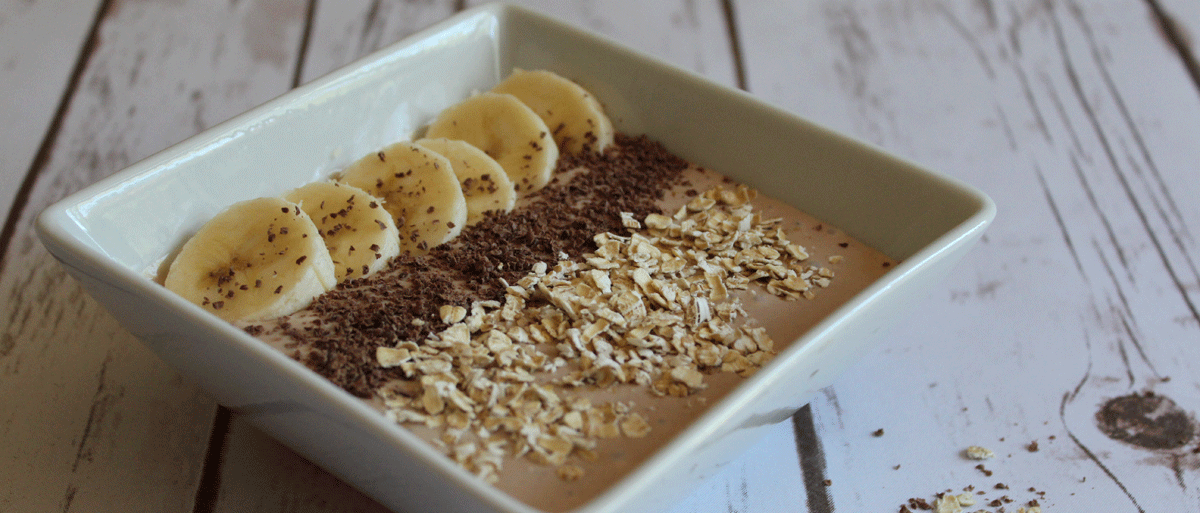 smoothie bowl with bananas and chocolate